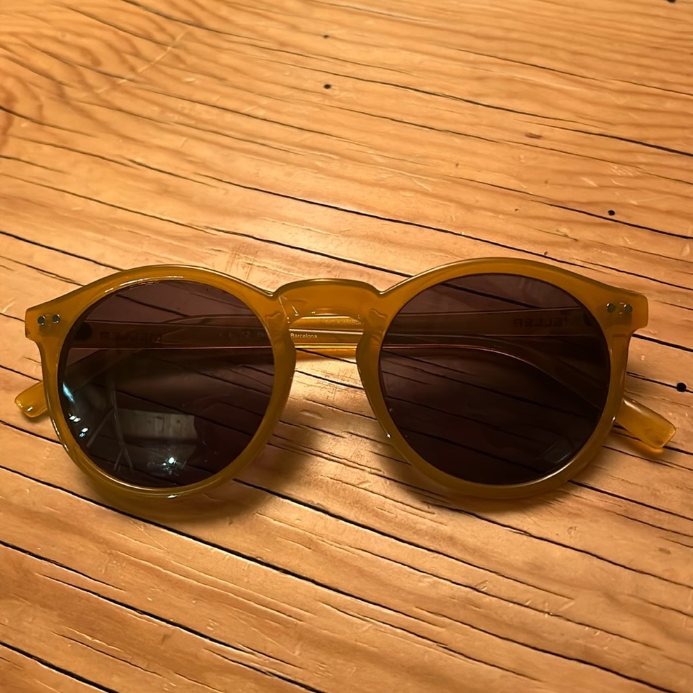 Cute yellow polarized sunglasses